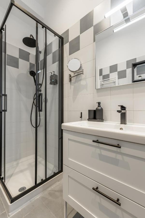 Imperium House - Con Giardino Privato, 3 Minuti Da Metro Piazza Bologna, A-c, Apartamento