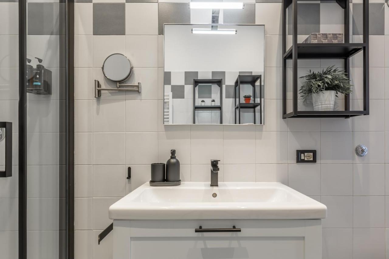 Imperium House - Con Giardino Privato, 3 Minuti Da Metro Piazza Bologna, A-c, Apartamento Roma